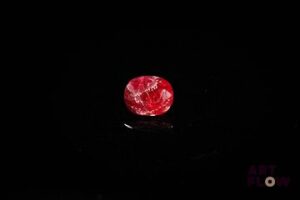 Rubis ovale. Inclusions. 1.08 ct. 6.5mm x 5.3mm