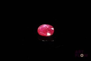 Rubis ovale. Inclusions. 1.32 ct. 7.4mm x 5.9mm