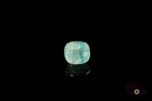 Rubis poire. Jolie couleur, inclusions, givres. 1.29 ct. 9.1mm x 6.2mm