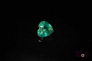 Saphir bleu vert coeur. Très belle couleur. 1.10 ct. 6.3mm x 6.0mm