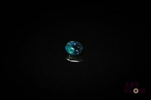 Saphir bleu vert ovale. Probablement Madagascar, jolie couleur. 0.54 ct. 5.0mm x 4.0mm