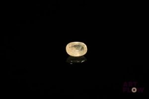 Saphir fumé ovale. 1.23 ct. 7.0mm x 5.5mm