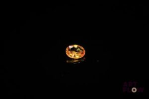 Saphir jaune ovale. Jolie couleur. 0.49 ct. 5.2mm x 4.0mm
