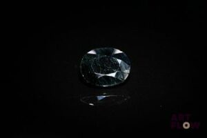 Saphir ovale. 4.28 cts. 10.0mm x 8.0mm