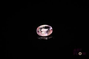 Saphir rose ovale. 0.99 ct. 7.2mm x 5.5mm