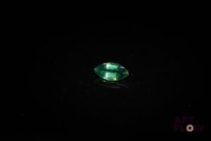 Saphir vert marquise. Probablement Australie, jolie couleur. 0.52 ct. 7.0mm x 3.5mm