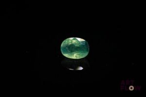 Saphir vert ovale. 1.92 ct. 8.0mm x 5.8mm