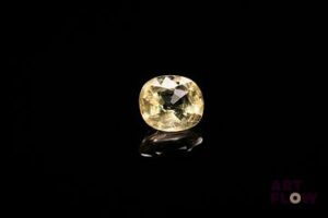 Scapolite coussin ovale. 2.73 cts. 9.7mm x 8.7mm