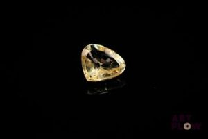 Scapolite poire. Givres. 1.59 ct. 8.7mm x 8.2mm