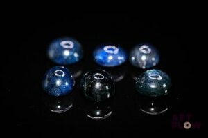 Six saphirs cabochons ronds. 13.41 cts. Diam. moy.: 7.25mm