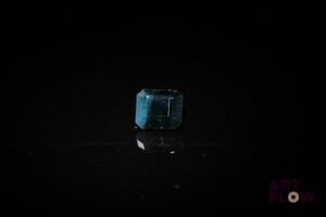 Spinelle rectangulaire à pans coupés. 1.60 ct. 6.5mm x 5.5mm