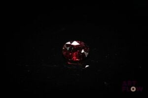 Spinelle rouge ovale. Très belle couleur, couleur soutenue, saturé. 1.21 ct. 7.5mm x 5.5mm