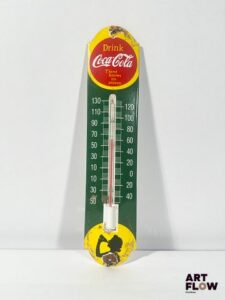 Thermomètre plaque émaillée Coca Cola Dimensions : 30 x 6,5 cm Petits éclats et traces de rouille - moderne