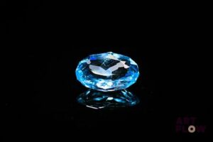 Topaze ovale fantaisie. Très belle couleur. 5.41 cts. 13.4mm x 10.0mm