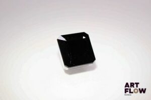 Tourmaline rectangulaire à pans coupés. 3.38 cts. 8.4mm x 7.2mm