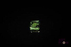 Tourmaline rectangulaire à pans coupés fantaisie. Très belle couleur. 0.85 ct. 6.2mm x 5.5mm
