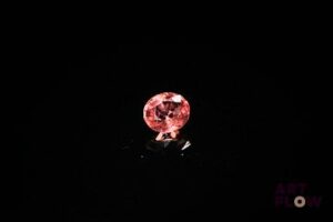 Tourmaline rose ovale. Belle couleur, VS, non chauffée. 0.59 ct. 5.5mm x 4.8mm