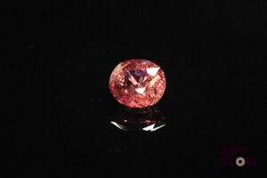 Tourmaline rose ovale. Très belle couleur, inclusions. 2.68 cts. 8.8mm x 8.0mm