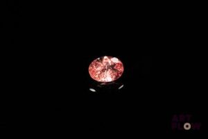 Tourmaline rose ovale. Très belle couleur, inclusions, non chauffée. 0.80 ct. 6.8mm x 5.0mm