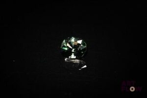 Tourmaline verte ovale. Belle couleur. 1.25 ct. 7.0mm x 5.7mm