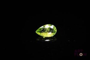 Tourmaline verte poire. Jolie couleur, non chauffée. 1.10 ct. 9.2mm x 6.0mm
