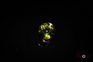 Tourmaline verte ronde. Très belle couleur, VS, non chauffée. 2.09 cts. 7.3mm