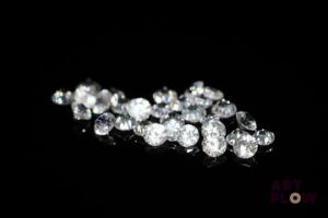 Trente zircons incolores ronds. 4.70 cts. Diam. moy.: 3.0mm
