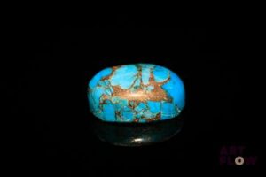 Turquoise «copper» cabochon ovale. Traitée. 7.04 cts. 14.0mm x 10.0mm