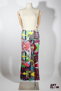 VERSACE CLASSIC Pantalon légèrement bootcut en polyester et elasthane à motifs multicolores. Taille 28 Très légères usures et traces