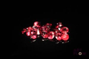 Vingt grenats ronds. 8.05 cts. Diam. moy.: 4.4mm