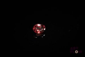 Zircon naturel rose fumé ovale. Couleur soutenue, VS. 1.13 ct. 7.0mm x 5.0mm