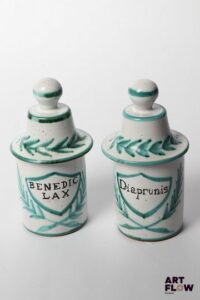 Robert PICAULT (1919-2000) Réunion de 2 pots à pharmacie en céramique émaillée H. 18 cm Signés sous la base