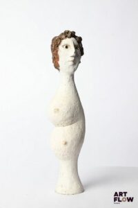 Roger CAPRON (1922-2006) "Femme nue" Sculpture en céramique partiellement émaillée polychrome Signée H. 27 cm Infimes éclats