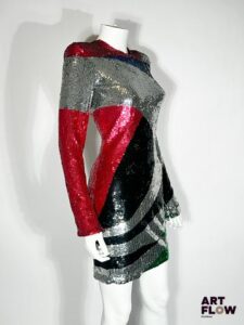 BALMAIN Robe à sequins imprimé graphique dans les tons rose, gris, vert et noir Fermeture zippée dans le dos et sur les manches Taille 36 Neuve avec étiquettes Prix boutique initial : 4990 €