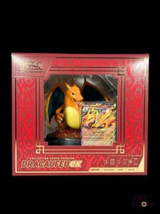 Coffret Collection Super Premium Dracaufeu EX Contenant une figurine, 10 boosters et 3 cartes promo Scellé En Français Quelques très légers défauts (voir photos)