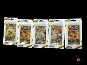 Ensemble de 5 blisters Pokémon dont 1 formant Artset Série du bloc Épée et bouclier : Stars étincelantes (EB09) Scellés Défauts : pliures (voir photos) En Français