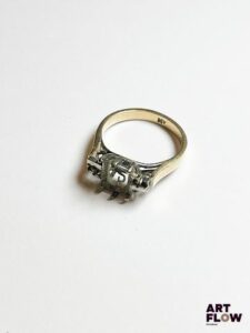 Monture de bague en or 585/°°. Poids : 2,97 gr