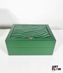 ROLEX Boîte et sur boîte, numérotée 32.00.71 9 x 20 x 15 cm env. En l'état (importantes traces et usures surla sur boîte notamment)