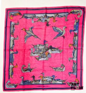 HERMÈS Modèle "La Mare aux Canards" Carré en twill de soie d'après Daphné DUCHESNE 90 x 90 cm Quelques petits accrocs et fils tirés