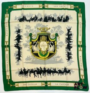 HERMÈS Modèle "Le Bois de Boulogne" Carré en twill de soie d'après Hugo GRYGKAR 90 x 90 cm Usures, léger jaunissement, petites taches, salissures, petits trous. En l'état