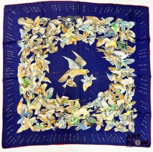 HERMÈS Modèle "L'Intrus" Carré en twill de soie d'après Antoine de JACQUELOT 90 x 90 cm