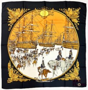 HERMÈS Modèle "Marine et Cavalerie" Carré en twill de soie d'après Philippe LEDOUX 90 x 90 cm