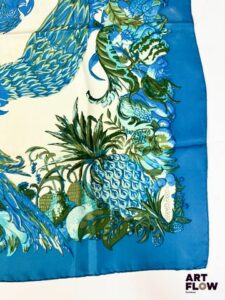 HERMÈS Modèle "Perroquets I" Carré en twill de soie d'après Françoise FACONNET 90 x 90 cm Salissures, taches