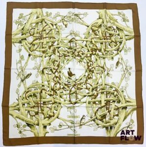 HERMÈS Modèle "Sous-Bois" Carré en twill de soie d'après Françoise HERON 90 x 90 cm Quelques taches et fil tiré