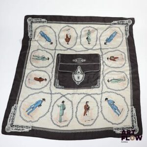 HERMÈS Paris Modèle « Banquier » d’après un dessin d’Hugo Grygkar. Carré en twill de soie Dim. : 90 x 90 cm Petite tache, trou, et fils tirés