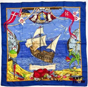 HERMES Paris Modèle "Ordre souverain de Malte" D'après le dessin de Carl de Parceveau Signé en bas à gauche. Le premier modèle ayant été produit en 1994 Dimensions : 90 x 90 cm Bon état malgré quelques tâches