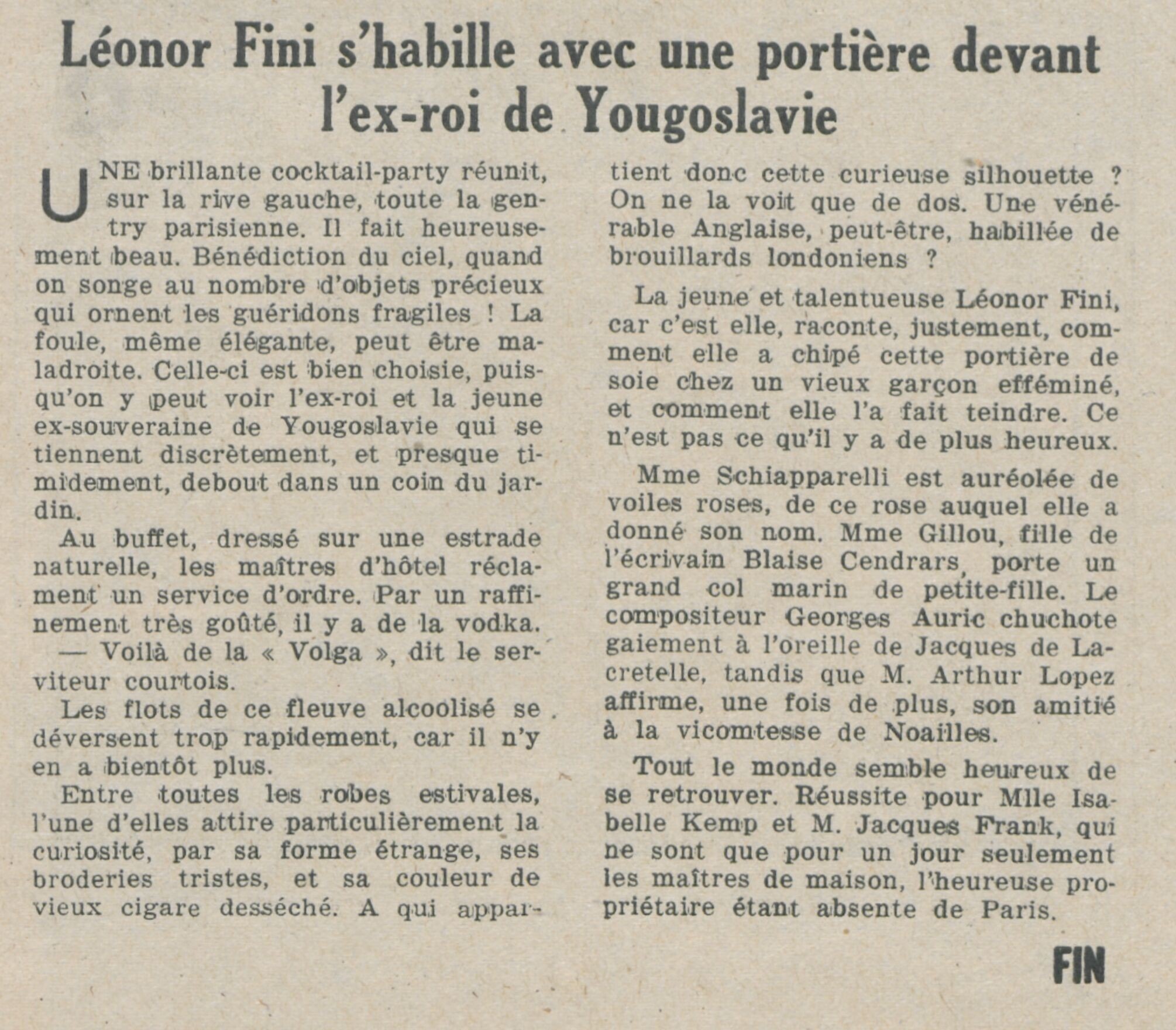 Leonor Fini s’habille avec une portière devant l’ex-roi de Yougoslavie, Point de vue, 26 juin 1947
