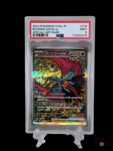 Carte Pokemon gradée Rugit-Lune (Roaring Moon) PSA 9 Série du bloc écarlate et violet : Evolutions prismatiques (SV8A) Carte en état Neuf (PCA 9) En japonais