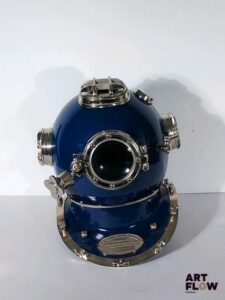 Casque de scaphandre Mark V bleu, Morse diving équipement Co. Inc. Boston. Dimensions 46 x 40 x 46 cm Fenêtre avant ouvrable. Reproduction moderne des casque de scaphandres américains. Excellent état