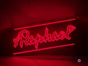 Enseigne lumineuse sur plexiglas Saint Raphael Dimensions : 60 x 42 cm Fonctionnelle Fournie avec alimentation